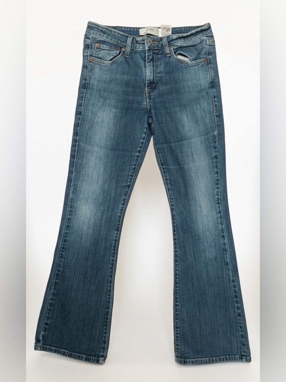 Levi’s Flare Jeans Size 9M Medium Wash Denim Retro Y2K Style